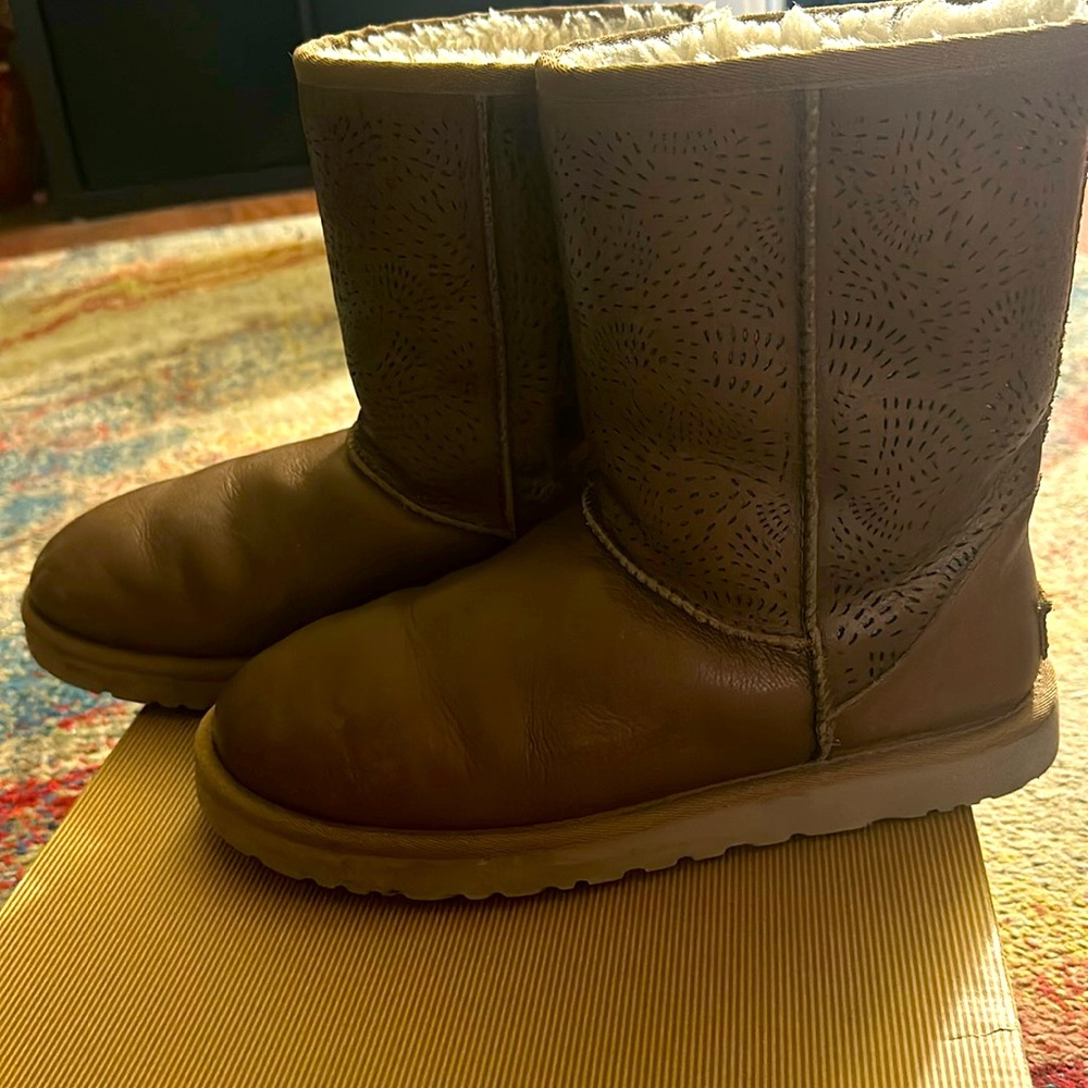 UGG Triana Perforated Boots in Seaweed